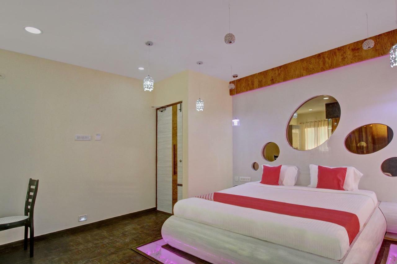 Hotel Oyo 27753 Kasa Luxury 3*