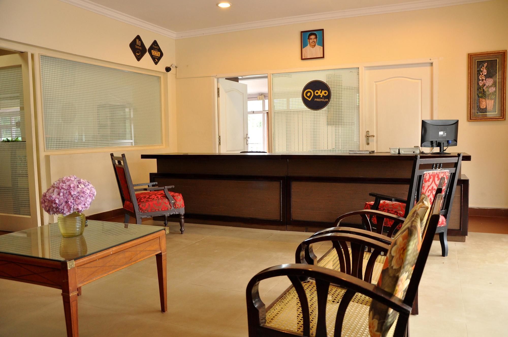 Oyo Premium Golf Club Road Hotel 3*