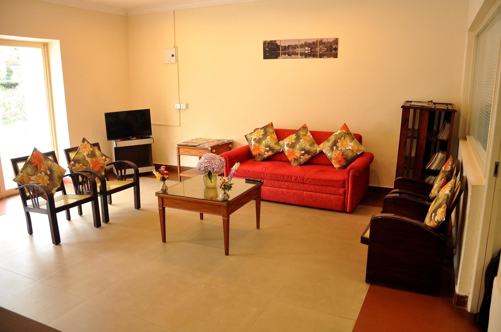 Hotel Oyo Premium Golf Club Road Kodaikanal