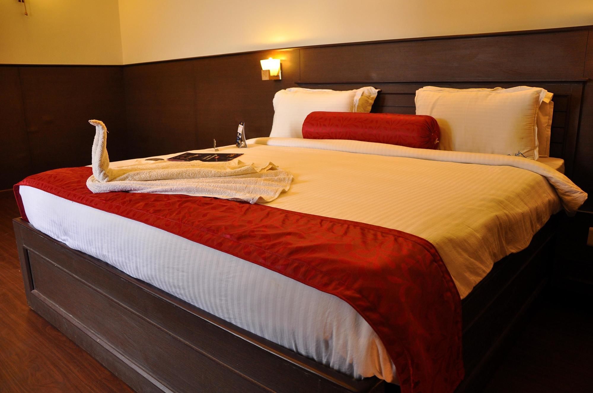 Oyo Premium Golf Club Road Kodaikanal