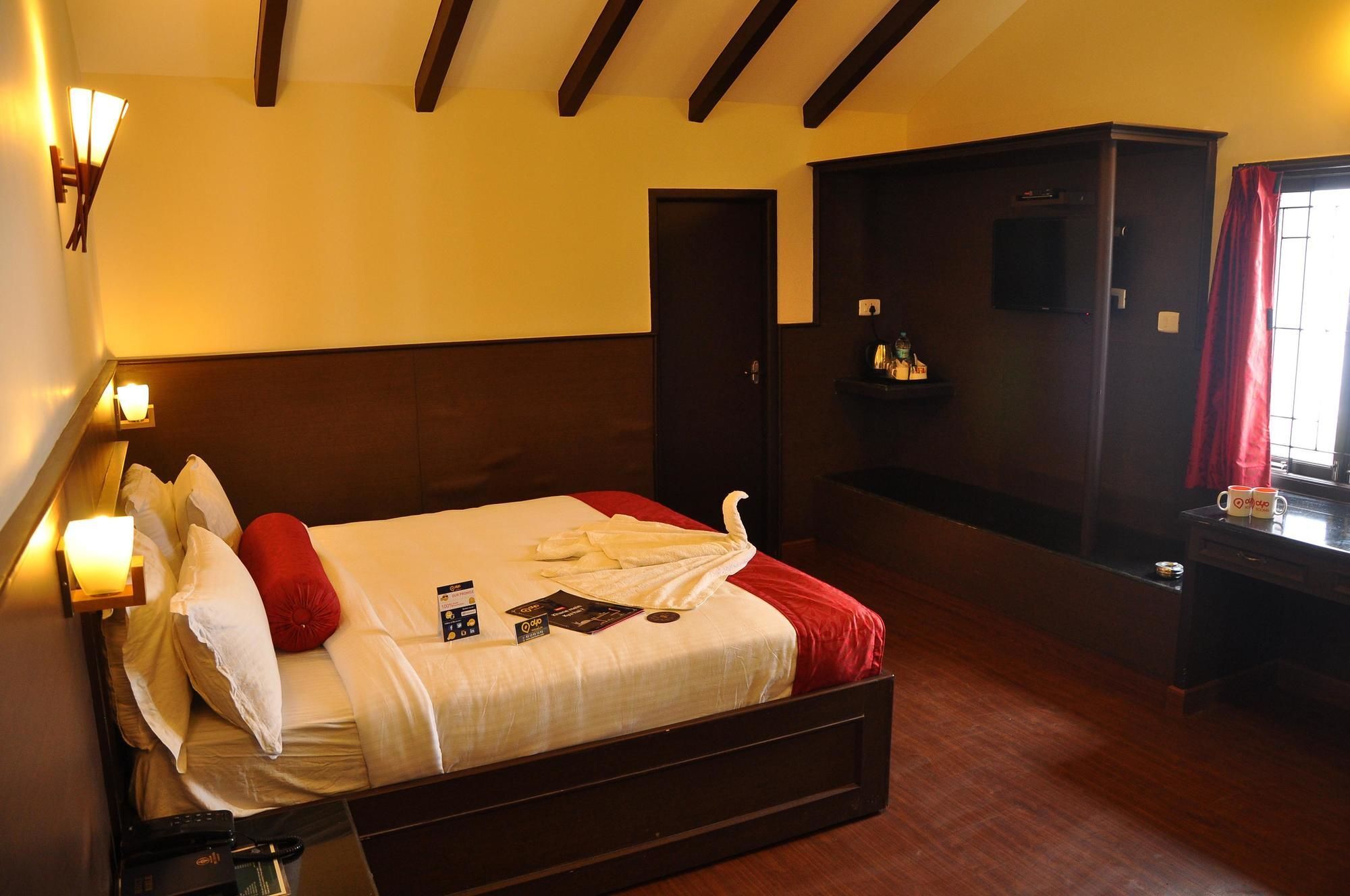 Oyo Premium Golf Club Road 3*