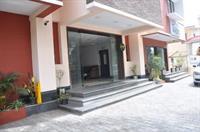Oyo Premium Convent Road Bsnl Junction 3*