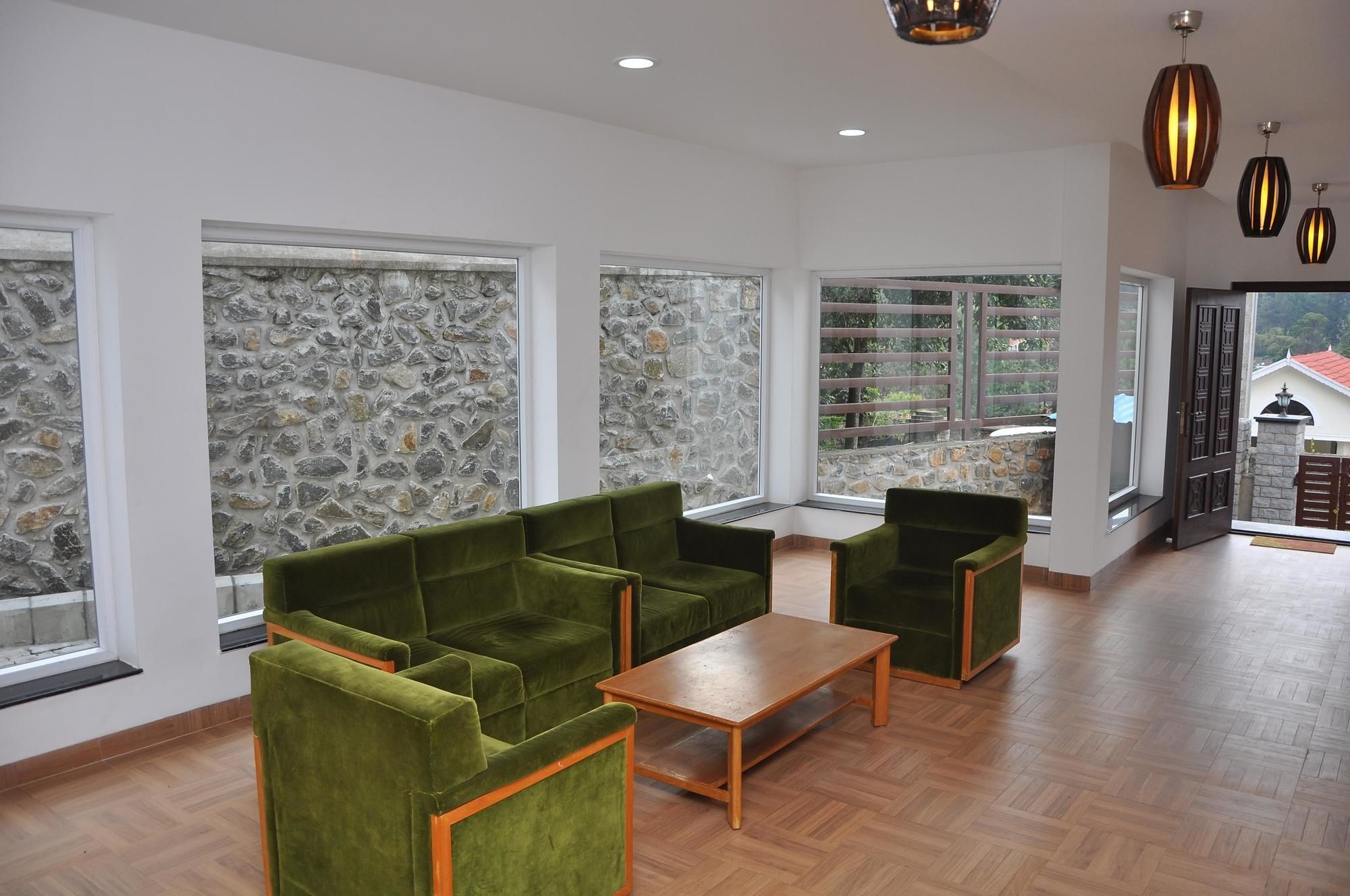 Hotel Oyo Premium Observatory Road