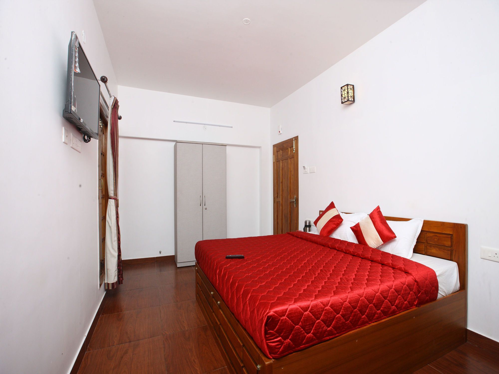 Oyo 13607 Sri Akilambiga Residency Hotel