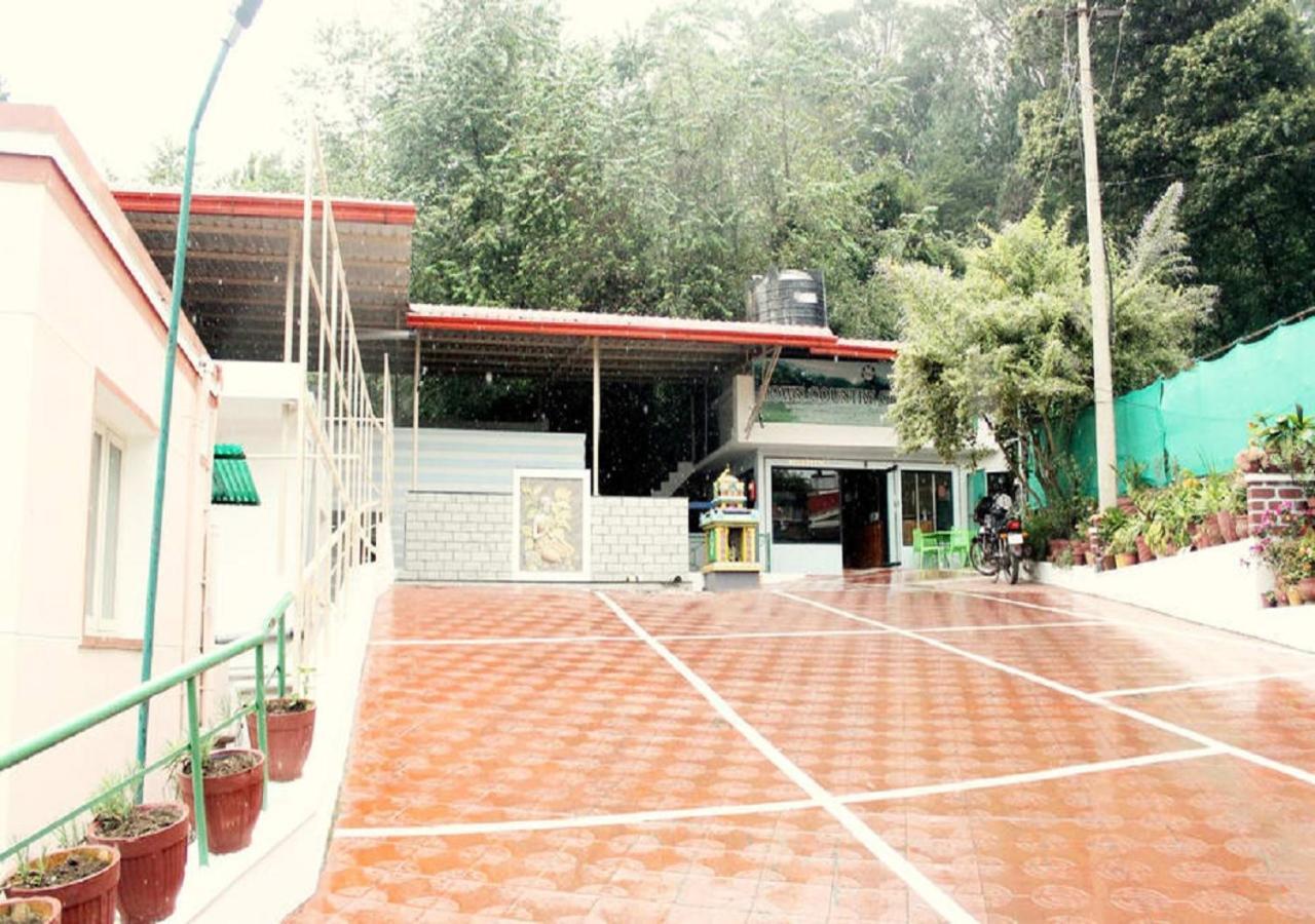 Fabexpress Town Country Hotel