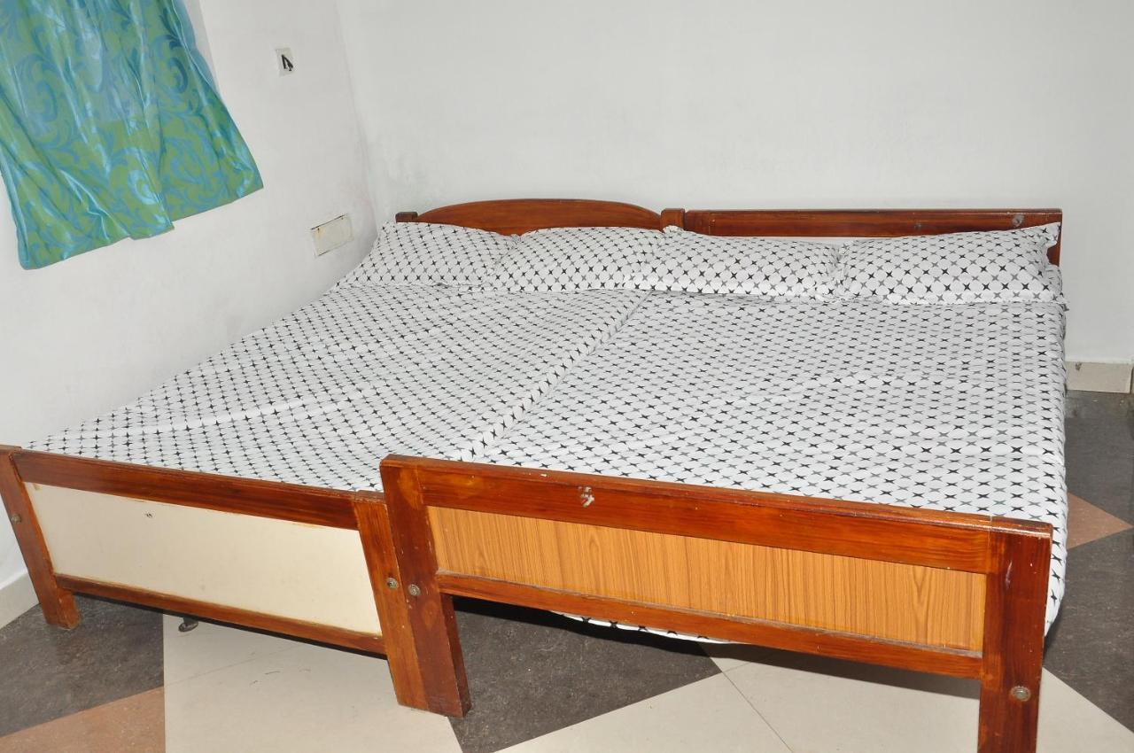 White House Anandagiri Hostel Kodaikanal