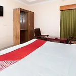Oyo 13807 Hotel Gurupriya