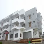 Oyo 13607 Sri Akilambiga Residency
