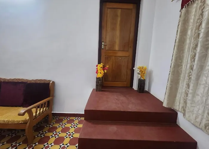 Leaf Colour Homestays