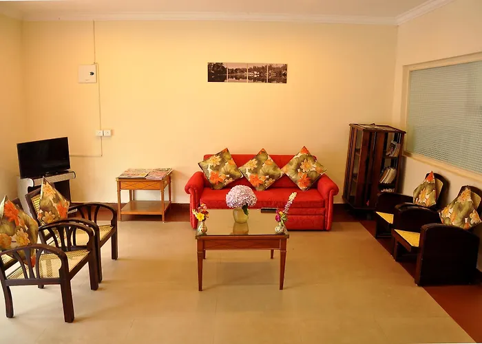 Oyo Premium Golf Club Road