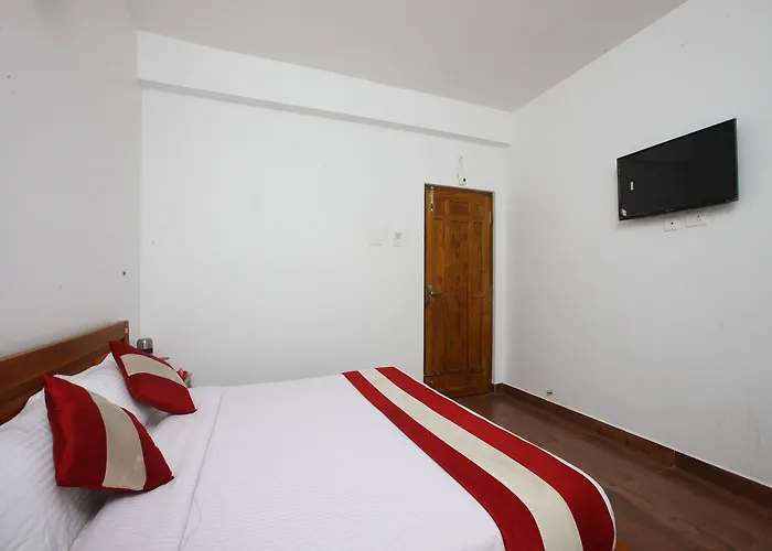 Oyo 13607 Sri Akilambiga Residency