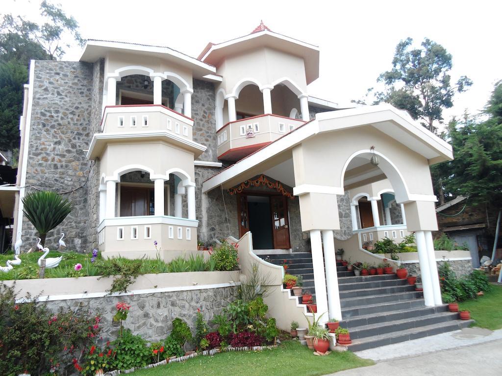 Wood Palace Hotel Kodaikanal