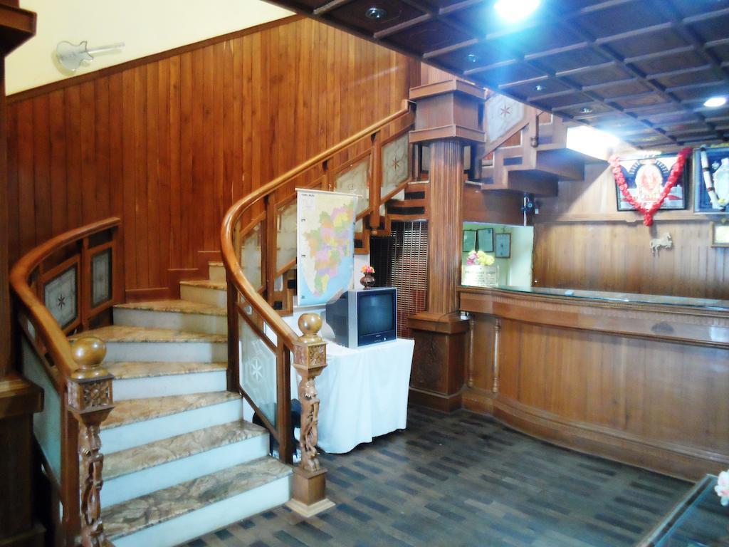 Wood Palace Hotel Kodaikanal