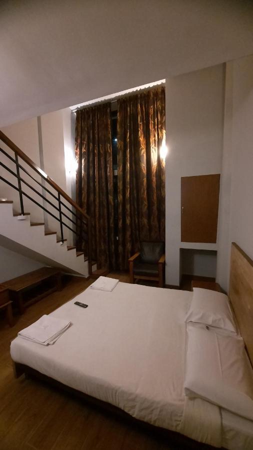 Raahat Hotel 2*