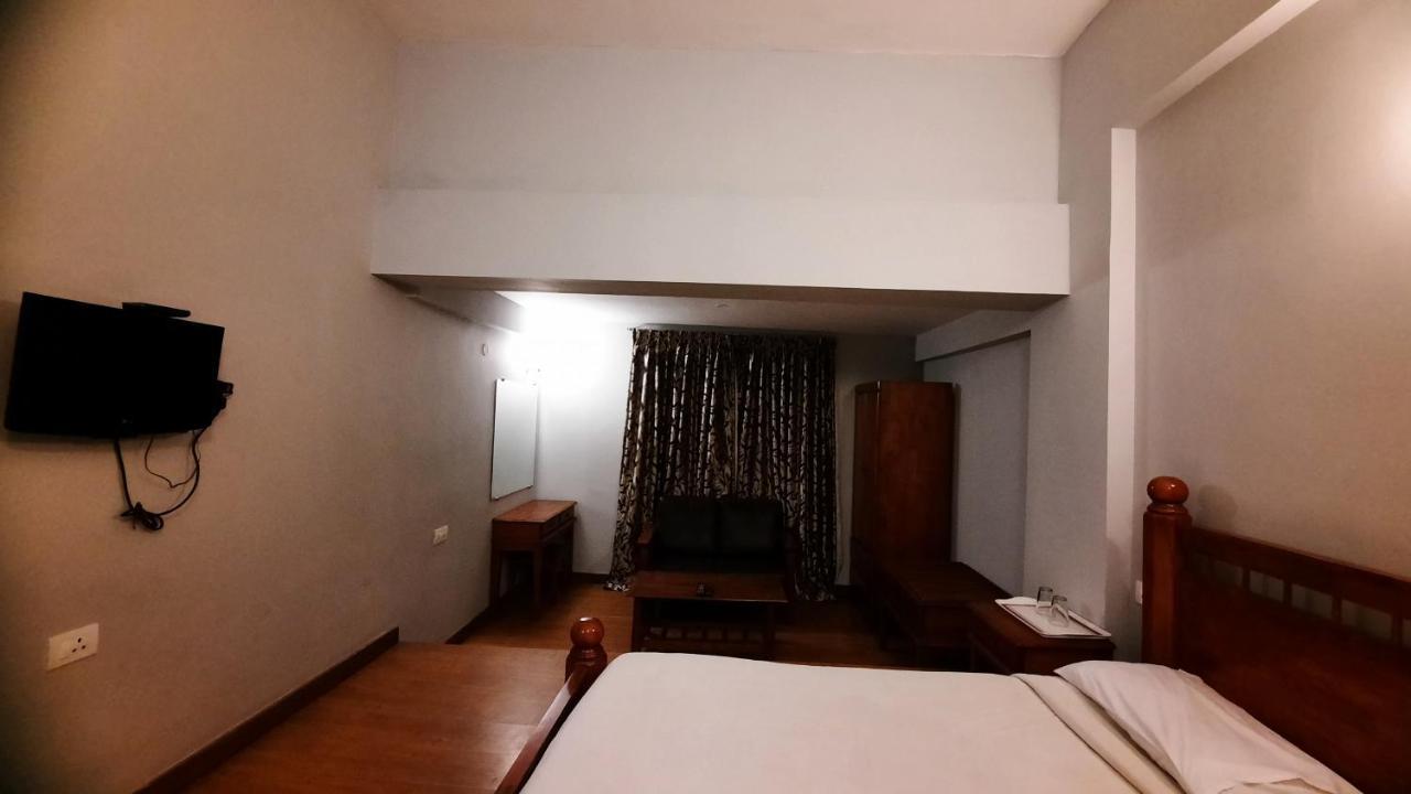 Raahat Hotel 2*