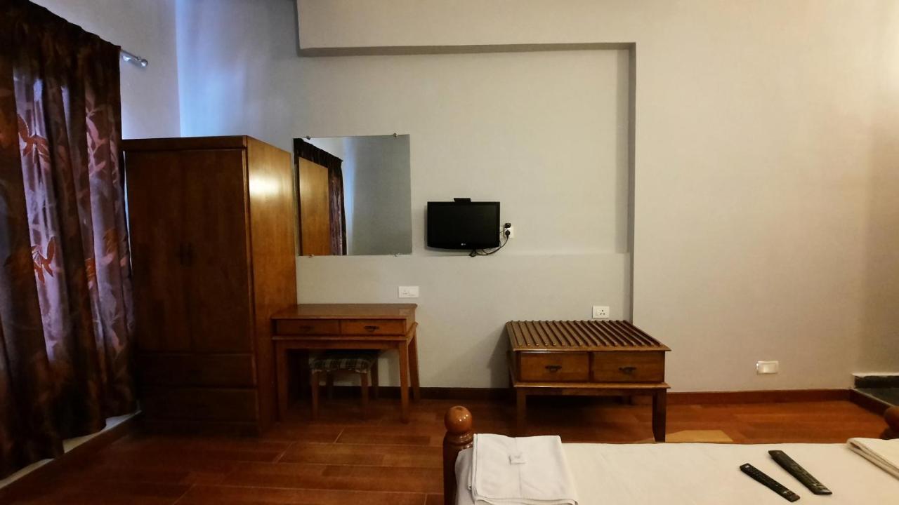 Raahat Hotel 2*