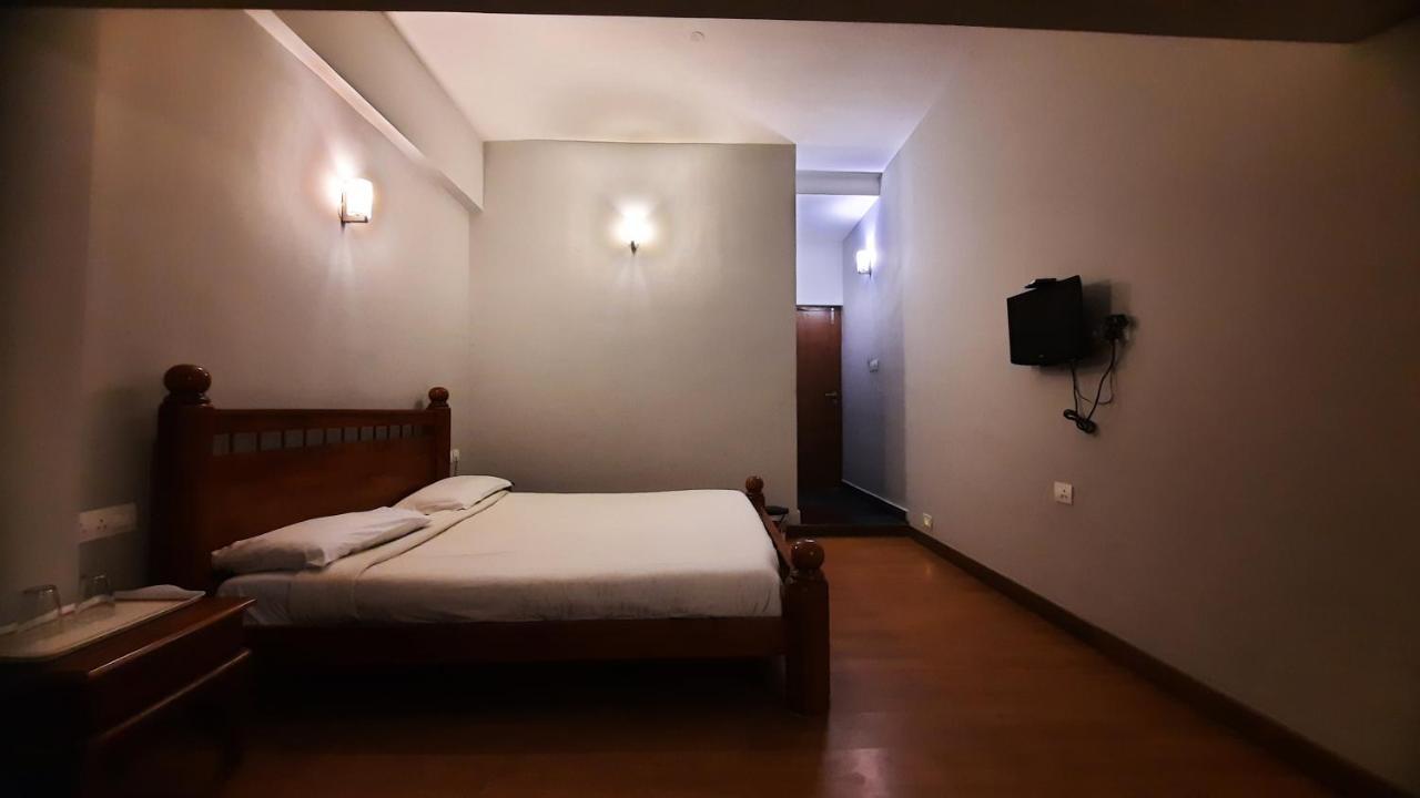 Raahat Hotel