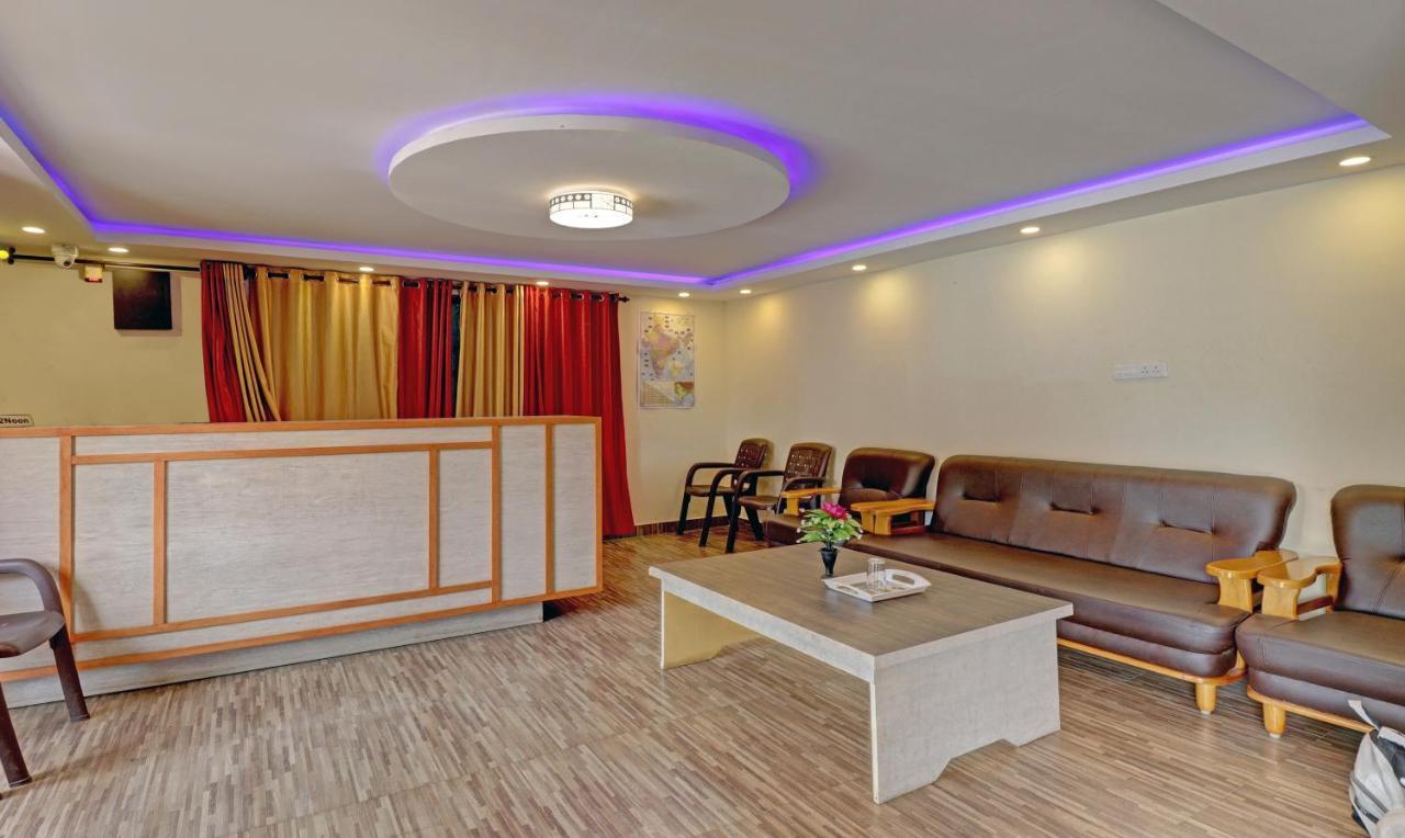 Hotel Fabhotel Abirami Residency