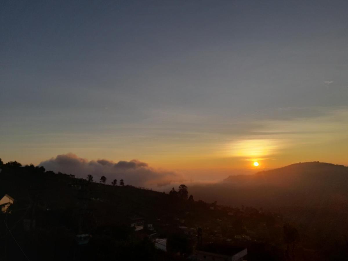 Sunrise Villa *