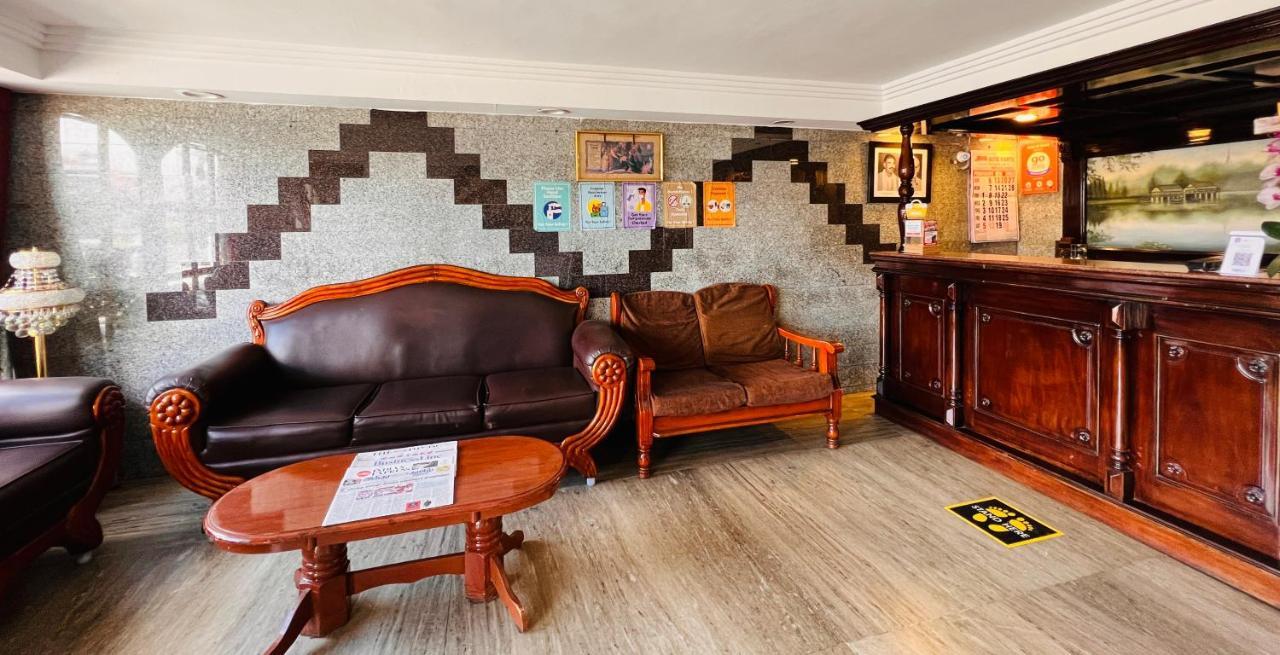 Jc Grand Hostel *
