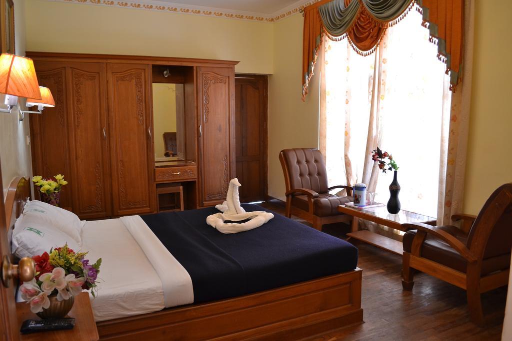 Wood Palace Hotel Kodaikanal
