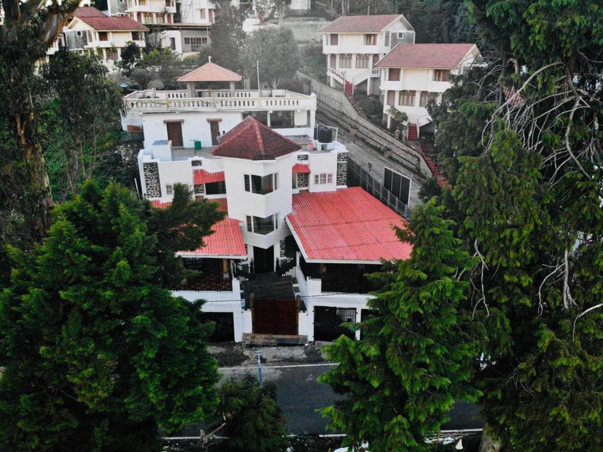 Akkandi Veedu *