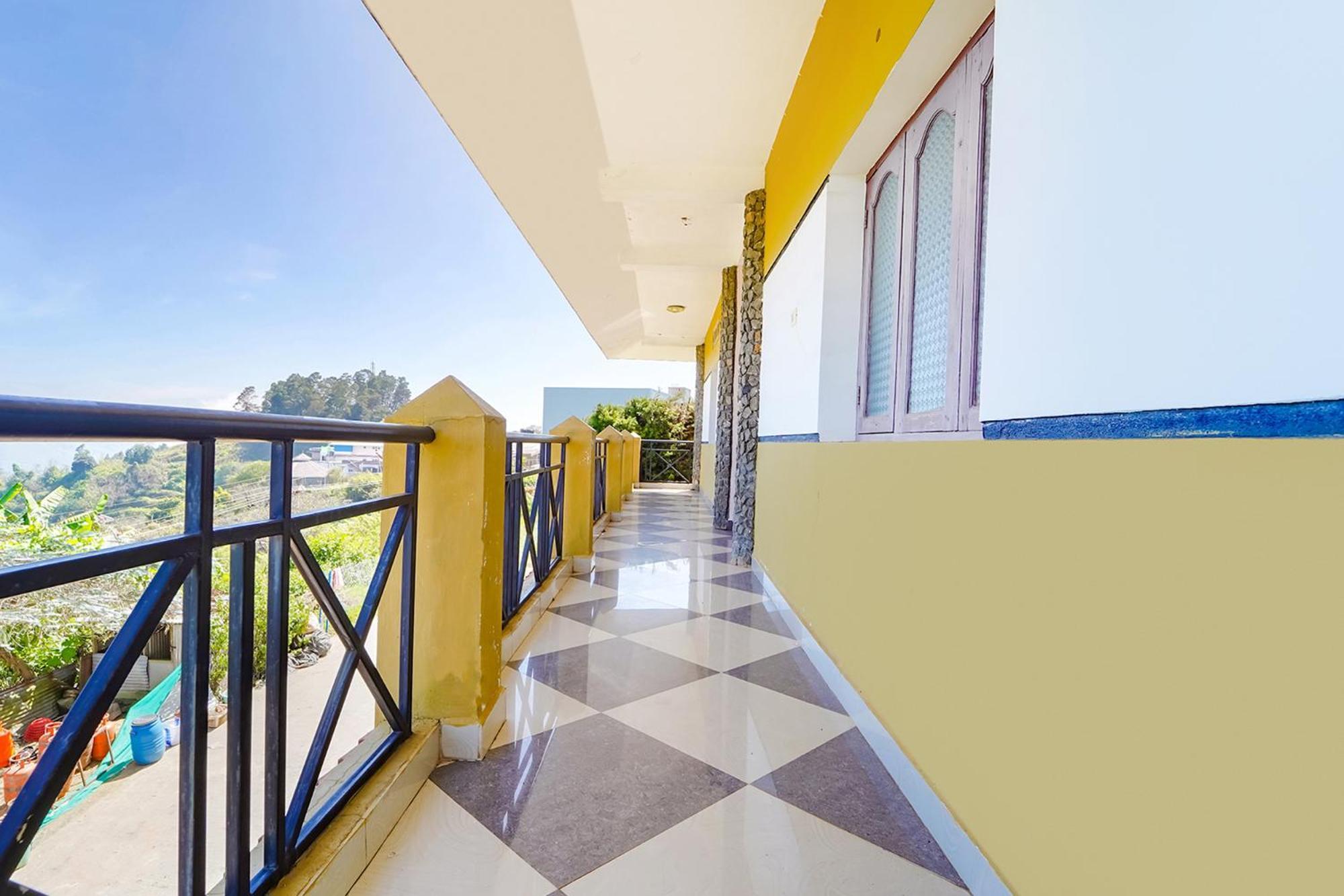 Hotel Fabexpress Corner Stone 3*