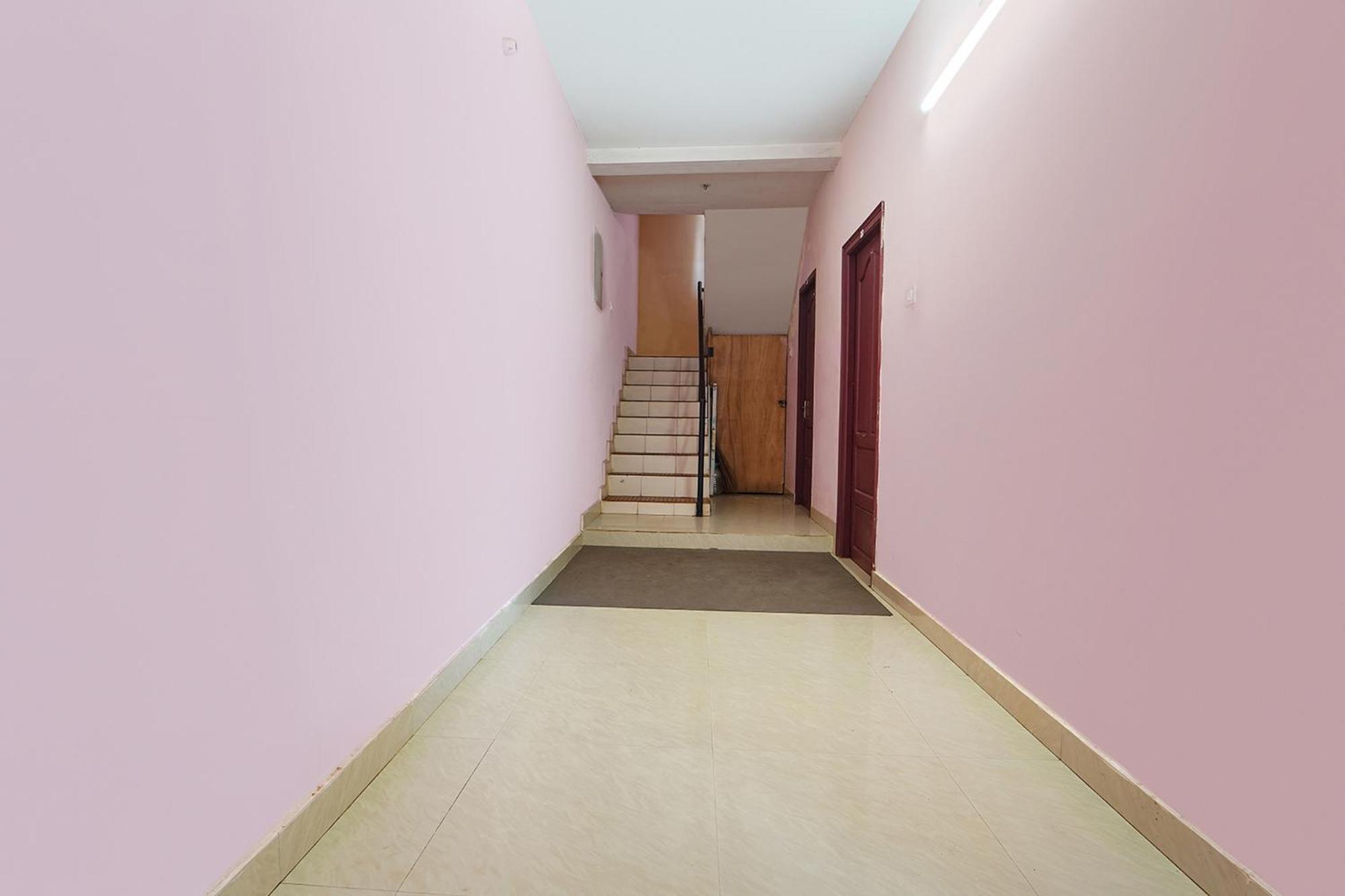 Hotel Fabexpress Corner Stone 3*