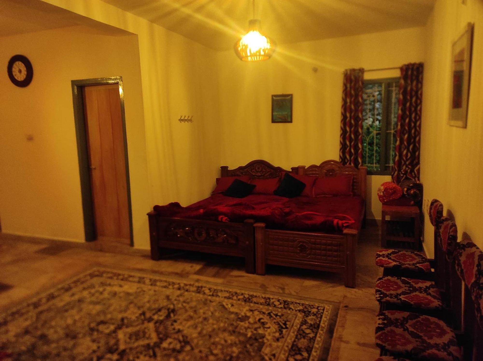 Homestay Frozen Monks