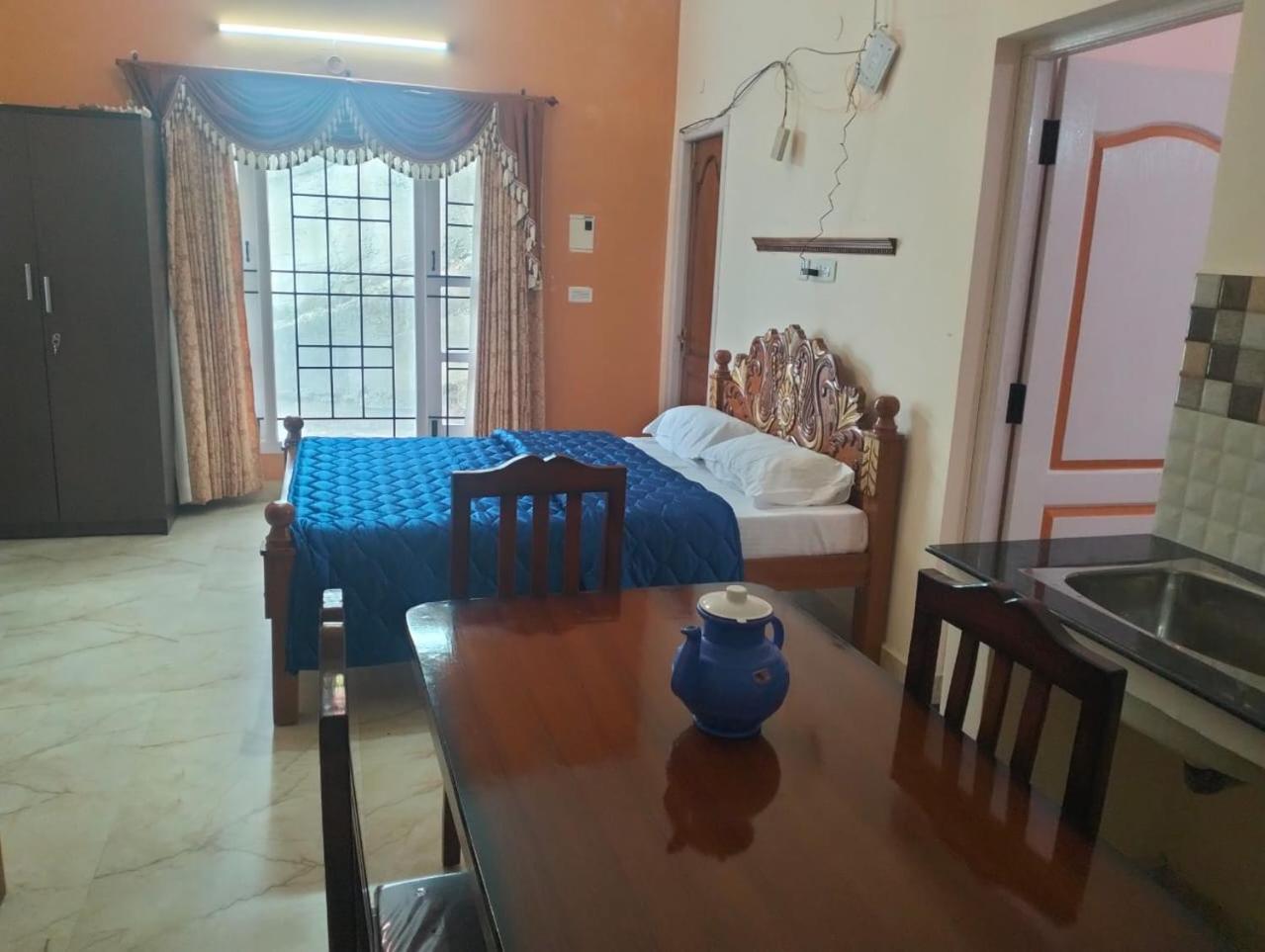 Villa Kurinji Thangam *