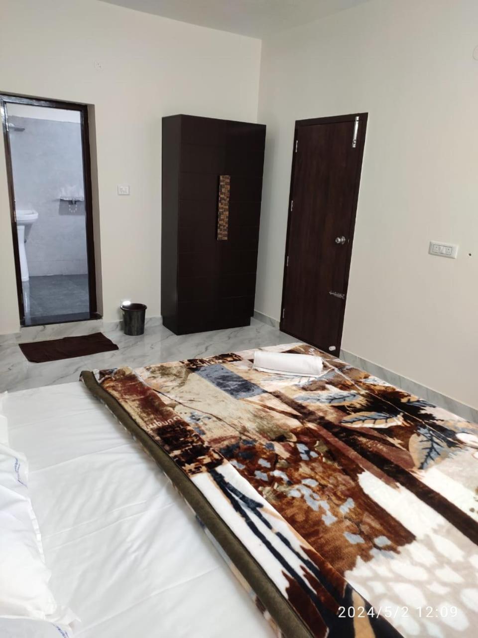 O 2 -residency 5 Bhk -yogi