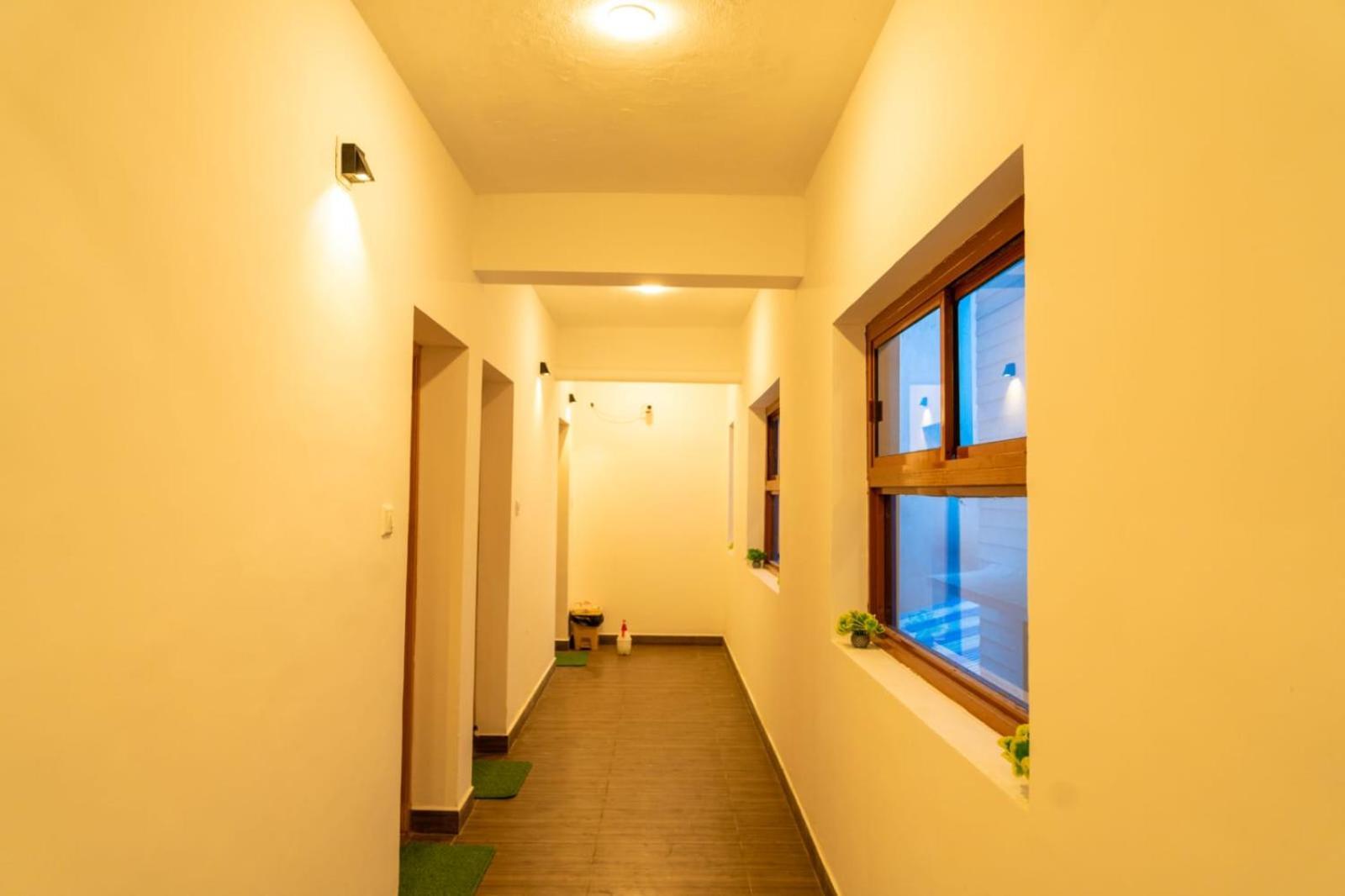 Srinu Sai Residency Hotel *