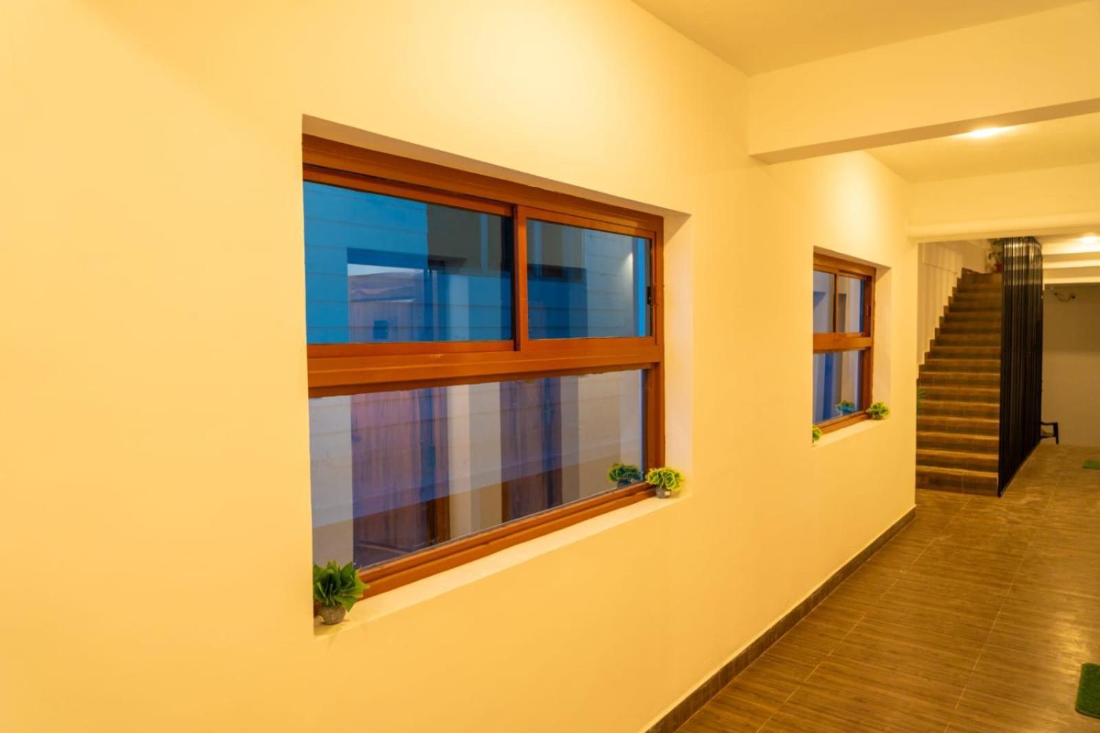Srinu Sai Residency Hotel *