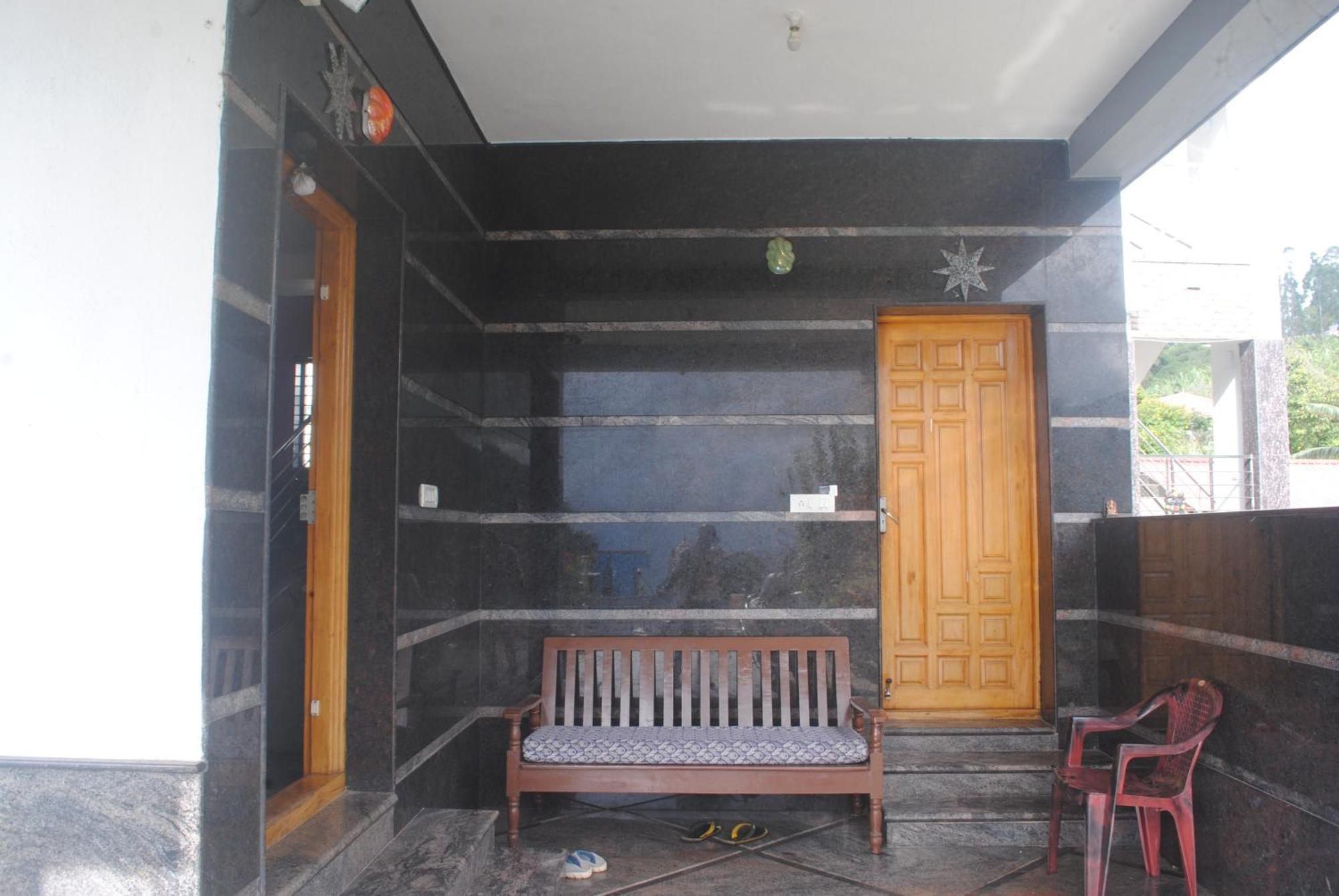 Misty Meadows Homestay *