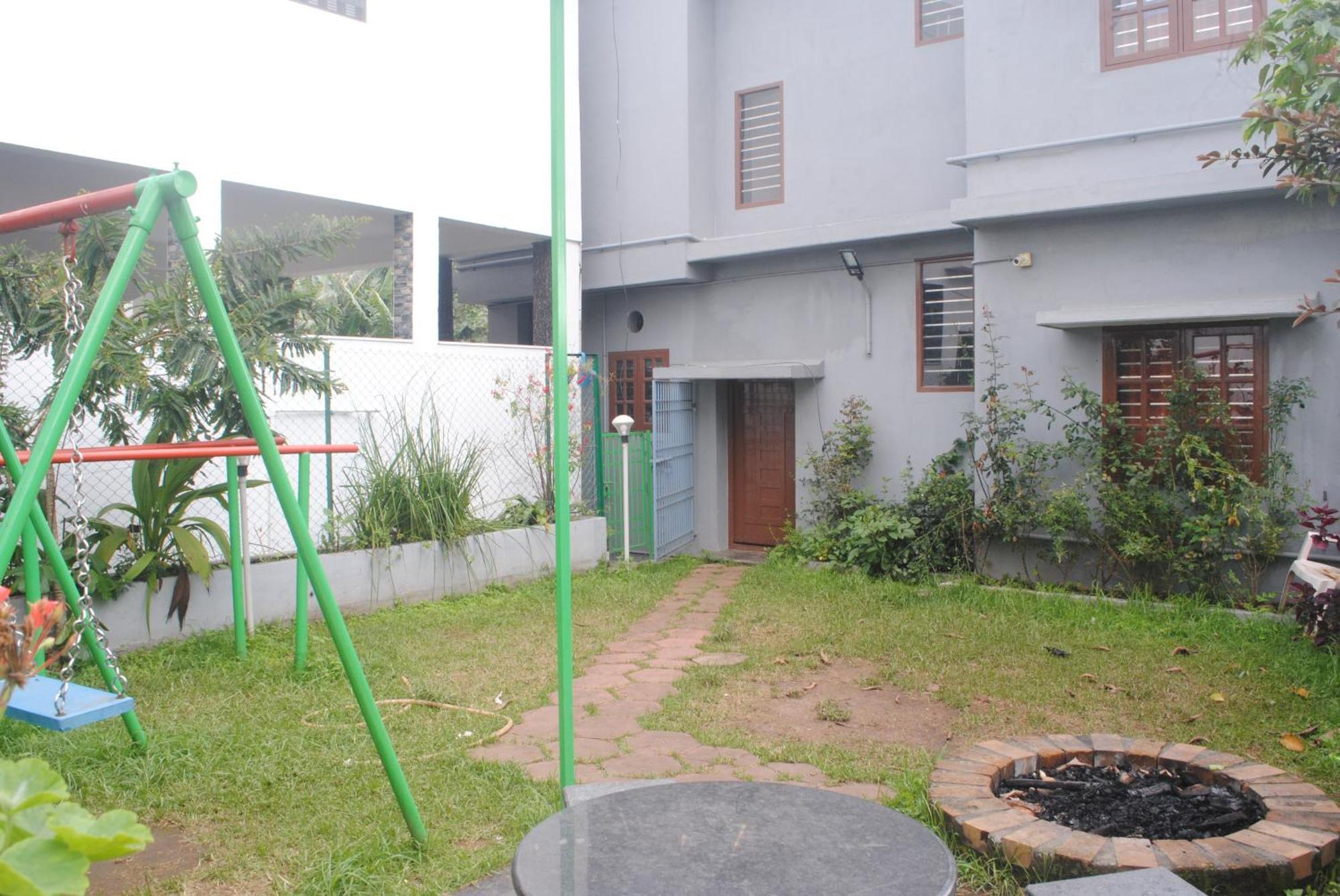 Homestay Misty Meadows *