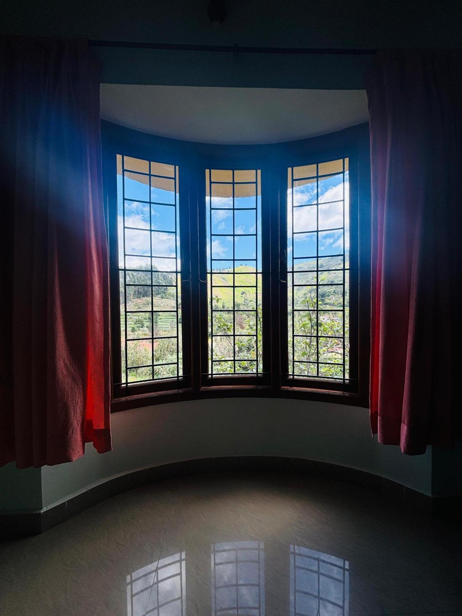 Aak Hills Apartment *