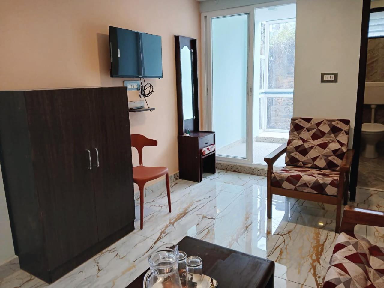 Ponmurugan Residency Hotel 2*