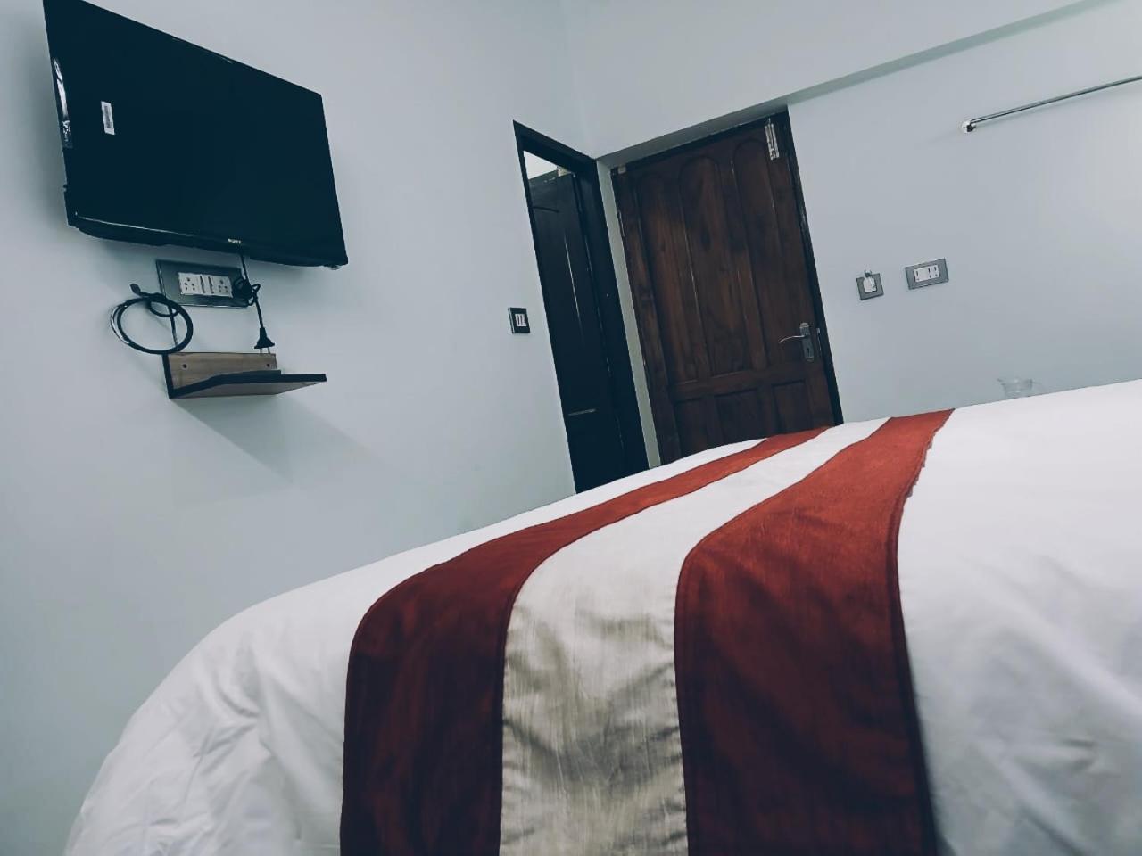 Hotel Ponmurugan Residency Kodaikanal