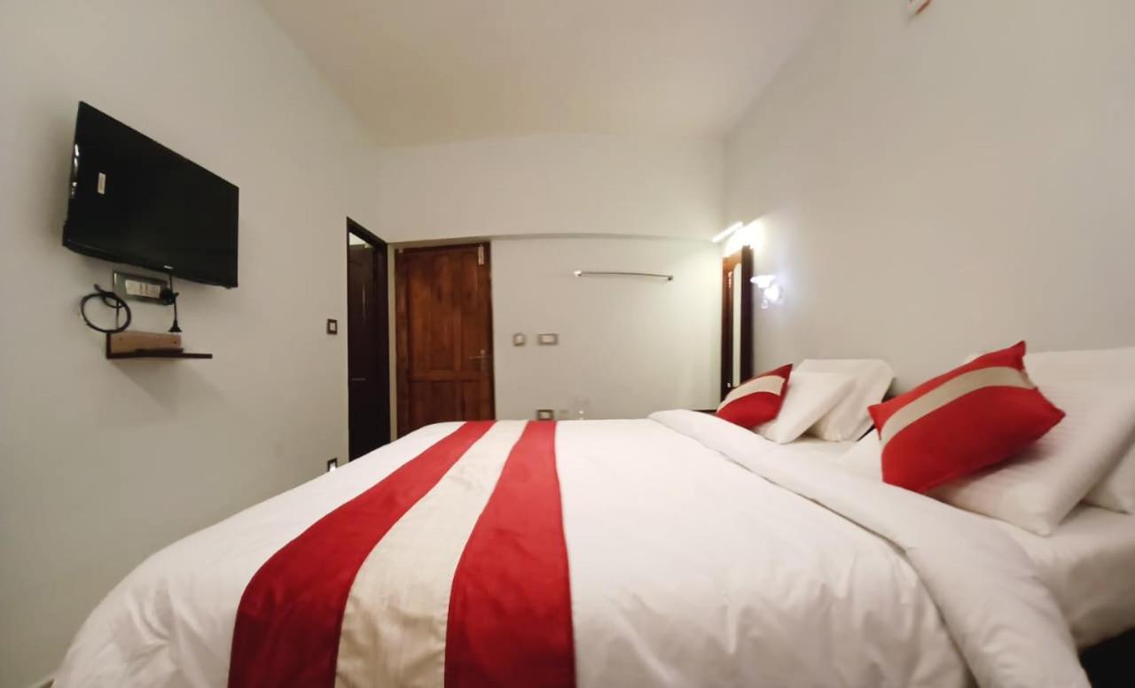Hotel Ponmurugan Residency