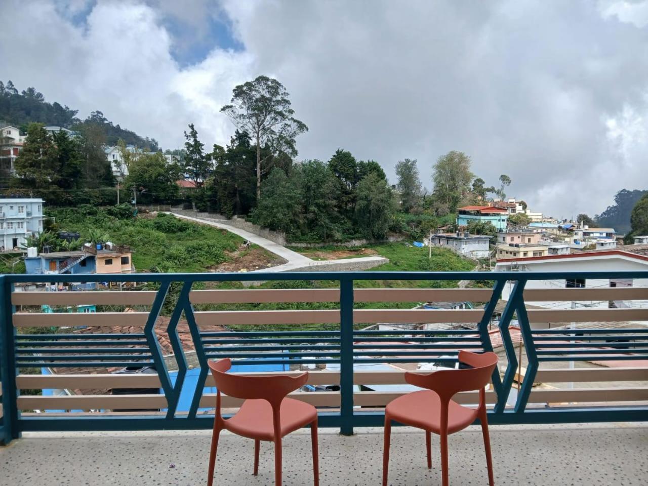 Ponmurugan Residency Hotel