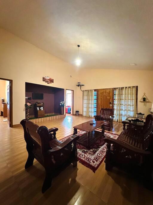Tedd's Is A Cosy Villa *
