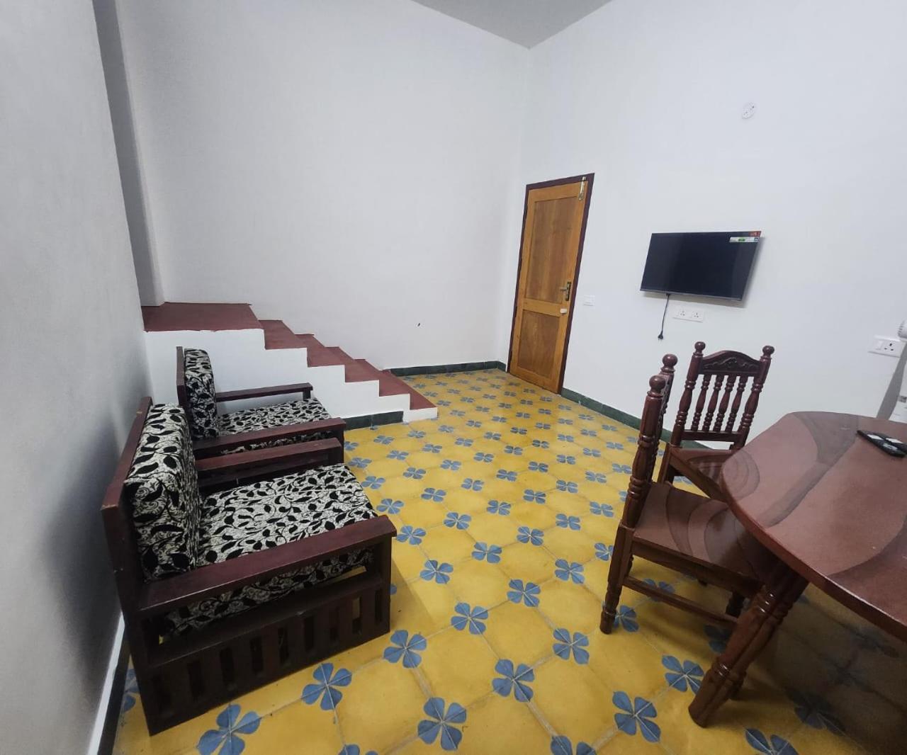Leaf Colour Homestay Kodaikanal