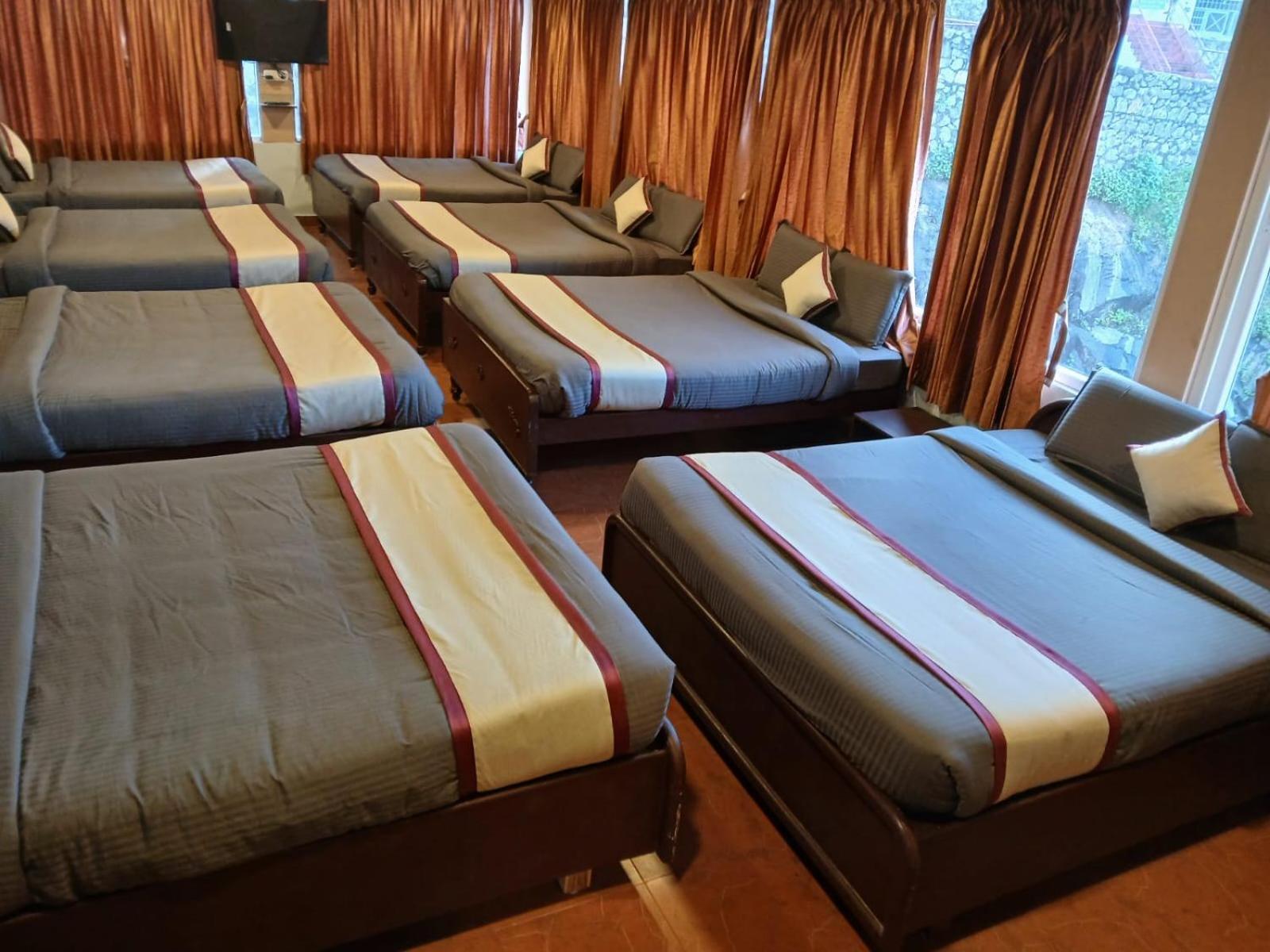 Hotel Ponmurugan Residency