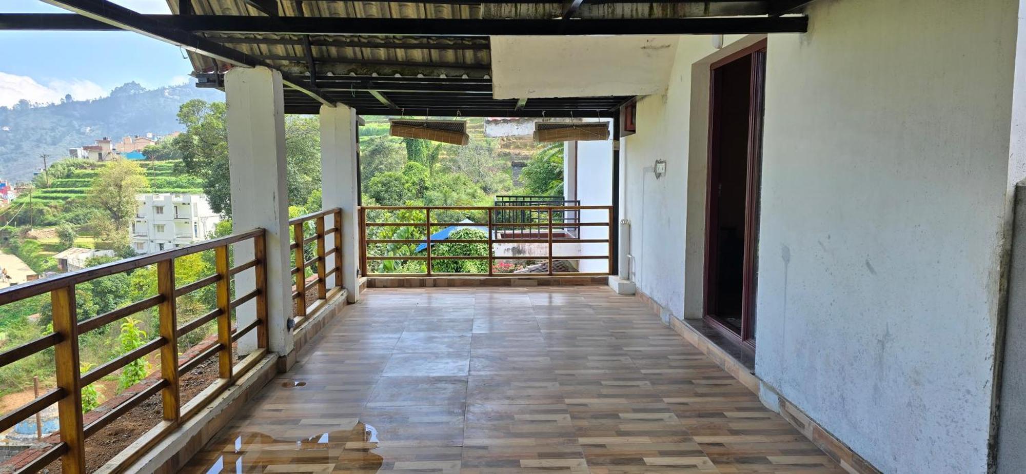 Leaf Colour Hotel Kodaikanal