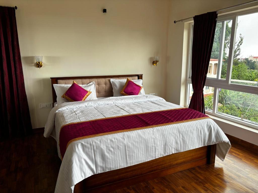 Sanjay Hotel 2*