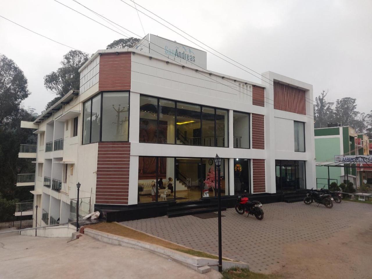 Sanandreas Yogiroomsonline Hotel *