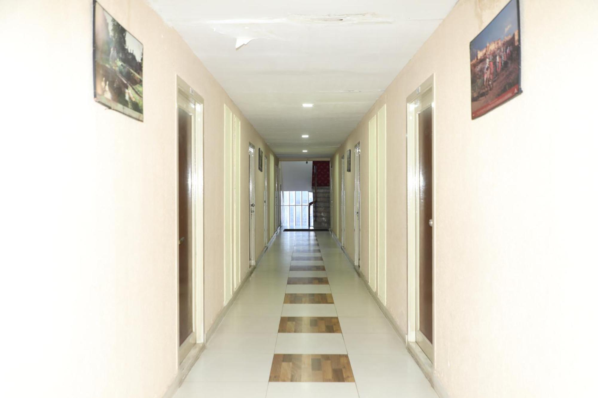 Royal Hotels, 3*