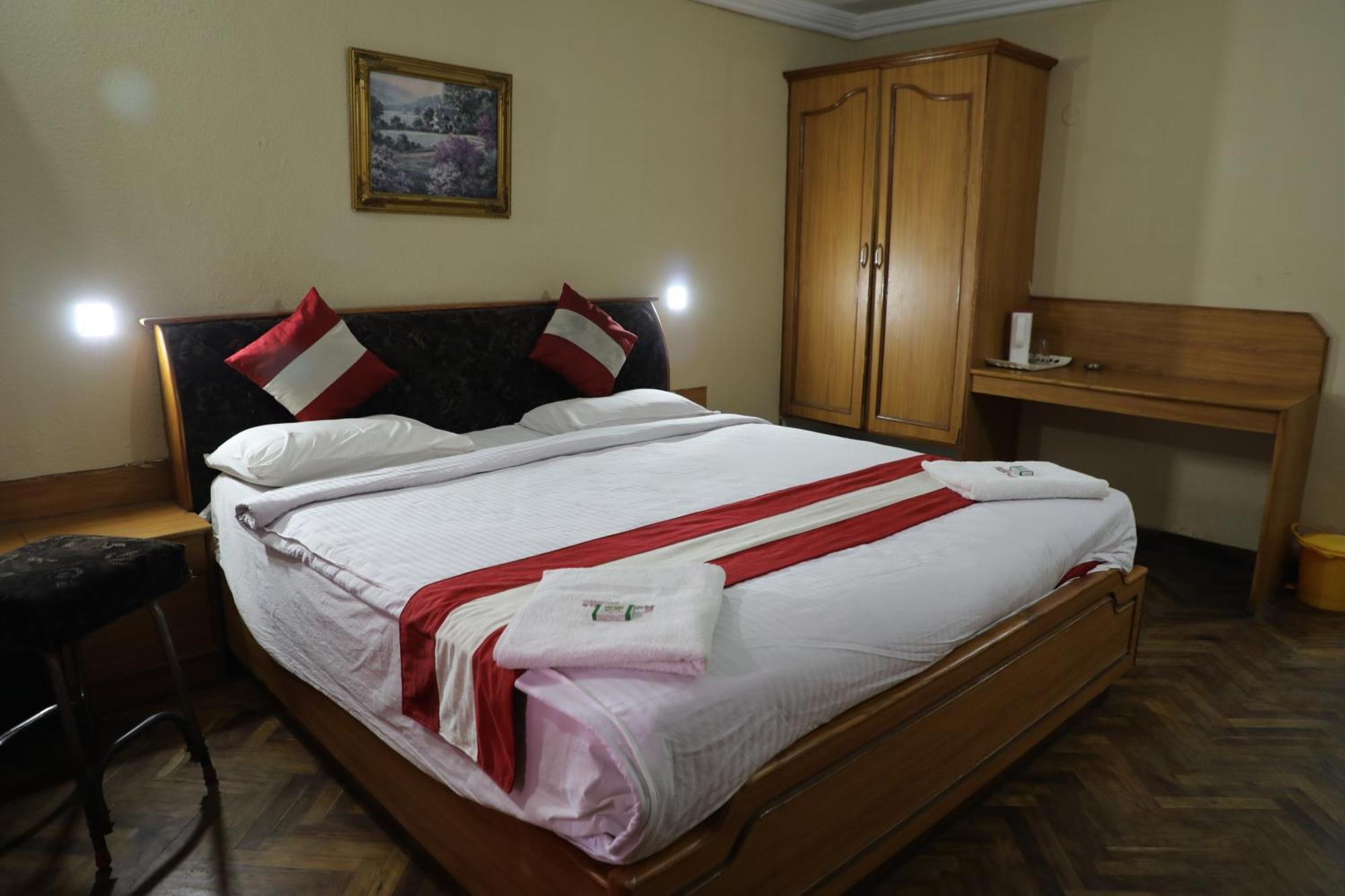 Hotel Royal Hotels, 3*