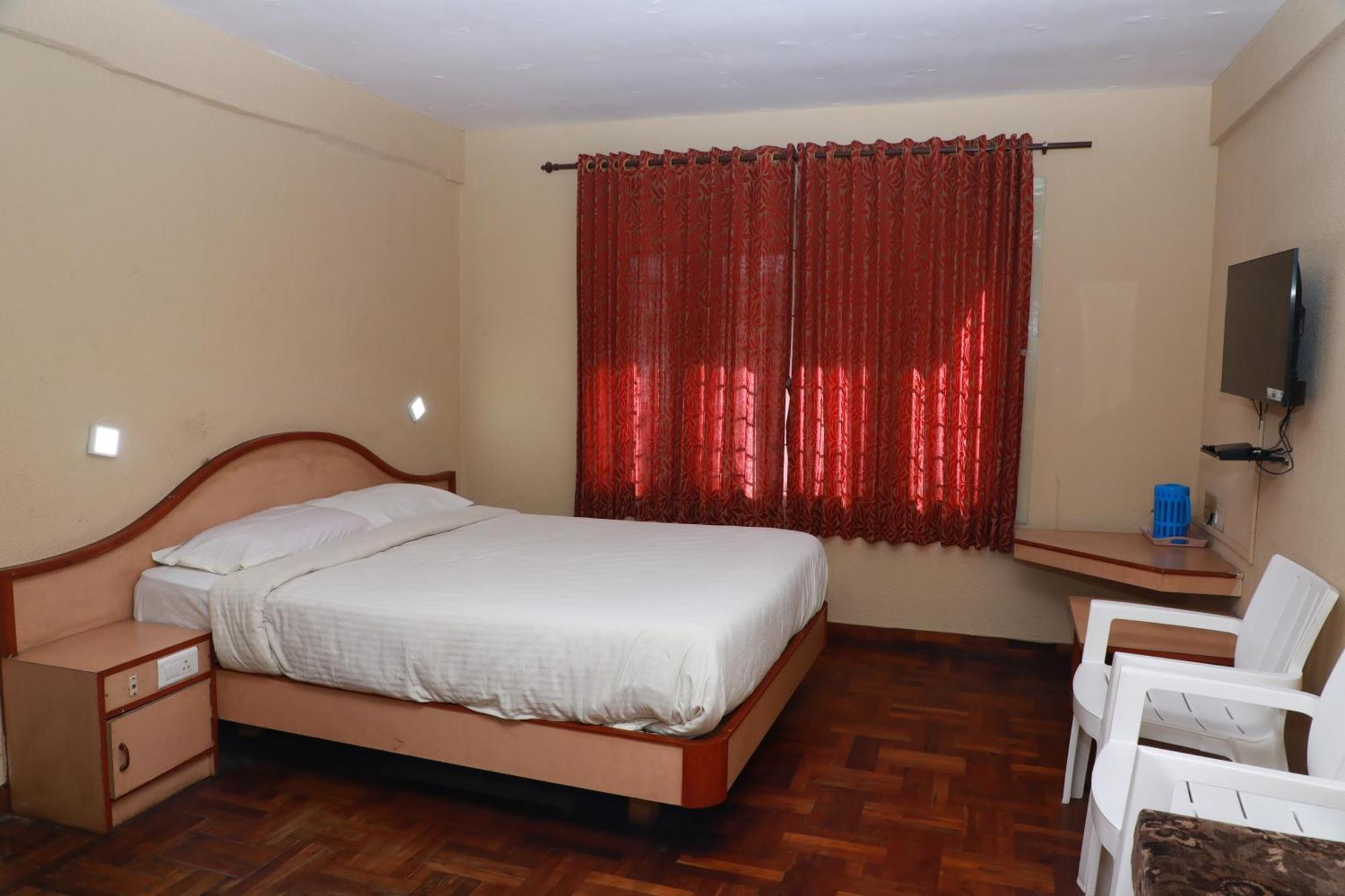 Royal Hotels, 3*