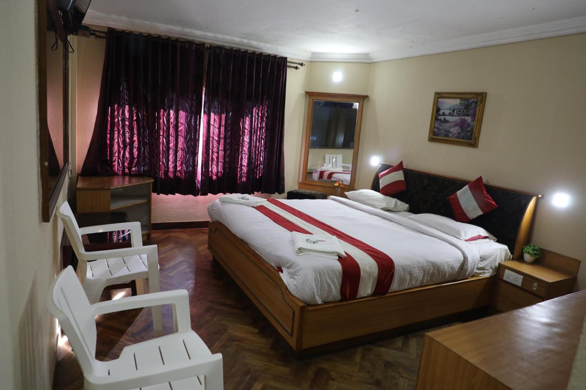 Royal Hotels, 3*